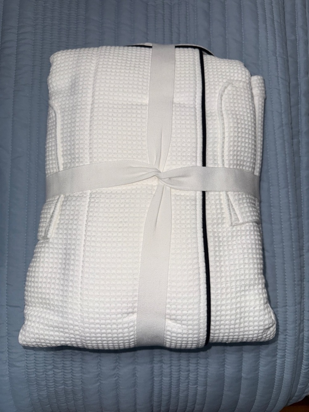 Pottery Barn Hotel Piping Trimmed Robe - Picture 5 of 7